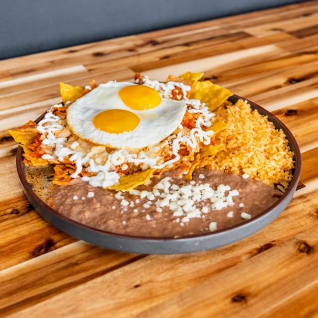 Chilaquiles De Pollo.